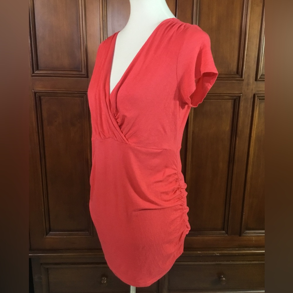 Motherhood Maternity Short Sleeve Coral Peach Color Size Med Women’s Elastic Sid